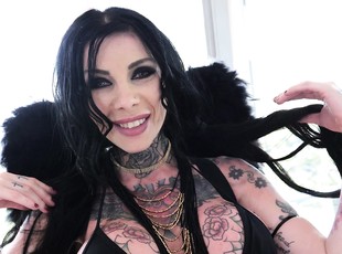 Tattooed pornstar Megan Inky enjoys being double penetrated